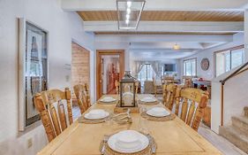 Cedar Cove Lodge